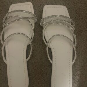 Steve Madden White Sandals Chic Design